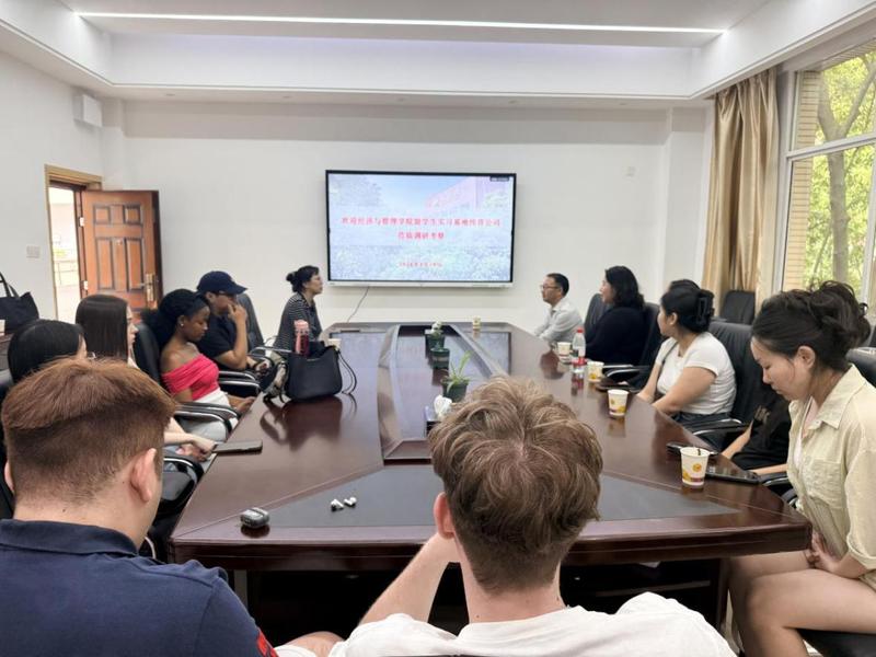 学院与重庆传音公司开展洽谈会