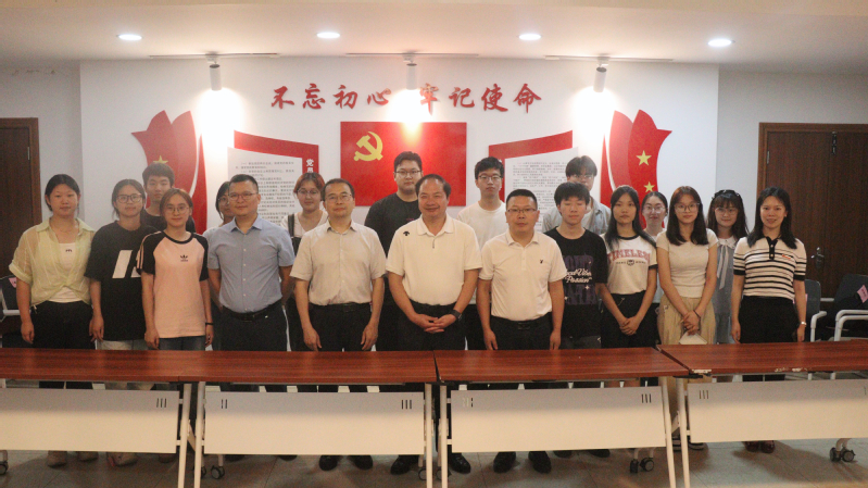 共话成长 筑梦未来 校党委书记...